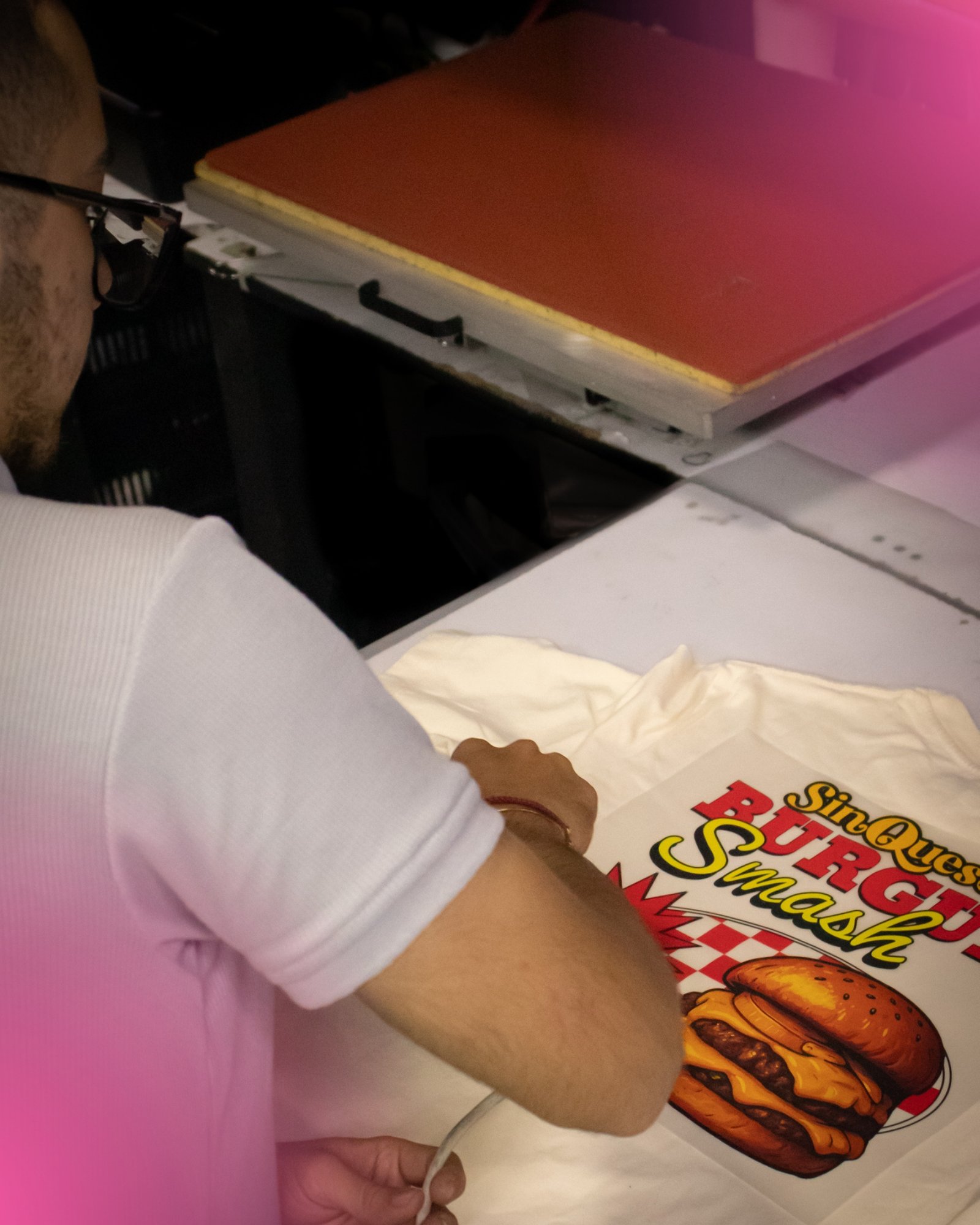 Aplicación de estampado DTF en camiseta personalizada Pereira